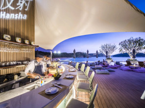 Отель The Nai Harn