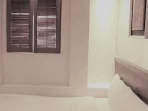 Oriental Lander Hotel