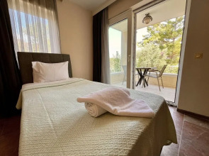 Farrys Boutique Hotel & Beach Club