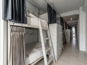 Good One Poshtel & Café Bar