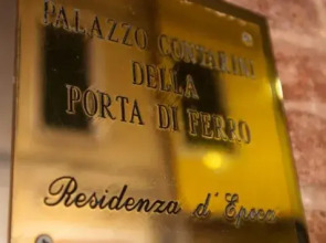 Palazzo Contarini Della Porta Di Ferro