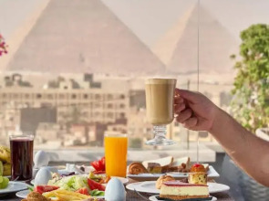 New Pyramid Front Hotel