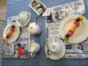 Sixteen Guest House on Main