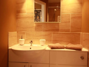 Brentwood Guest House