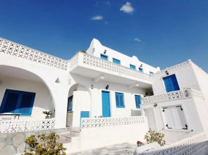 Mina Beach Hotel