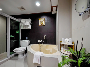 Red Coconut Beach Hotel