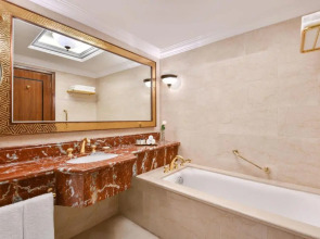 Sheraton Grand Doha Resort & Convention Hotel