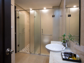 Thang Long Opera Hotel