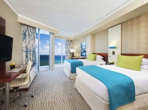 Trump International Beach Resort