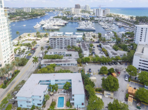 Sea Beach Plaza - Near Jungle Queen Riverboat