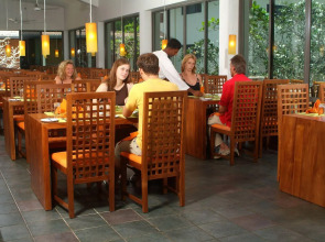 Mermaid Hotel & Club