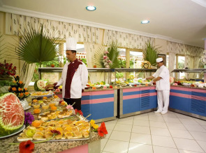 Отель Eva Beach