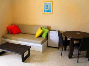 Mavina Hotel & Apartments