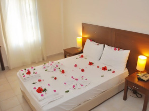 Отель Siesta Beach & Apart