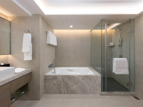 New World Millennium Hong Kong Hotel