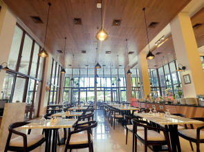 Royal Tulip Springhill Resort Jimbaran