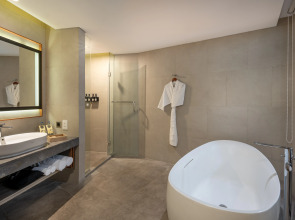 Pullman Bali Legian Beach