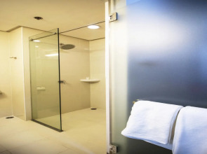 Red Planet Makati Avenue Manila