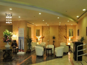 Monroe Hotel & Suites