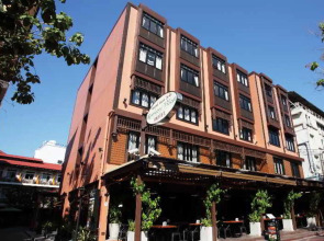 Rambuttri Village Inn & Plaza