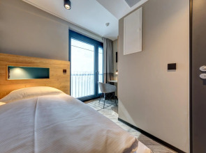 Schulz Hotel Berlin Wall at the East Side Gallery