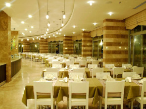 Charisma De Luxe Hotel