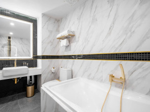 Ratri Hotel Phuket Old Town