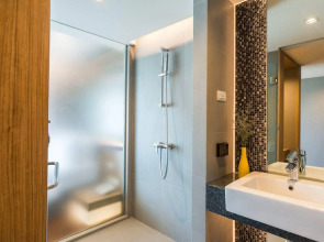 Sea Me Spring Tree Hotel - Adults only