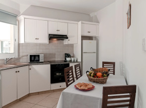 Artemis Cynthia Complex