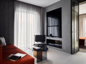 The Newel Metaxourgeio