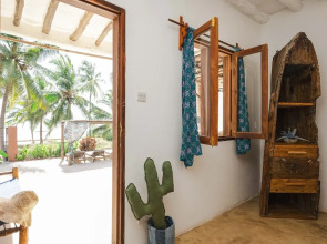 Shanuo Beach Bungalows