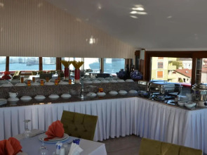 Lounge Boutique Hotel