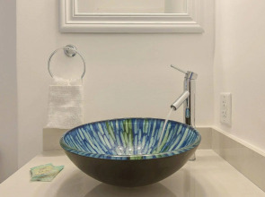 Sea Beach Plaza - Near Jungle Queen Riverboat