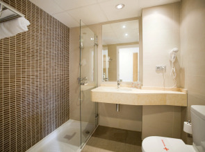 Отель Vibra Beverly Playa