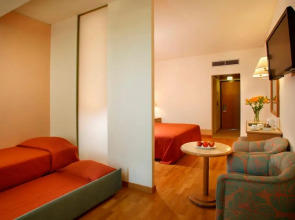 The Golden Coast Beach Hotel