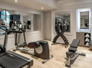 La Clef Louvre Paris by The Crest Collection