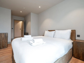 Spacious Flat in North London