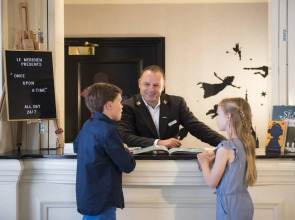 Отель The Dilly