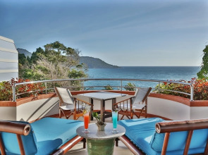 Mom Tri's Villa Royale