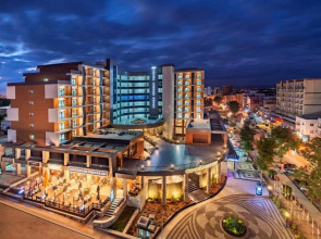 Novel Centre Point Hotel