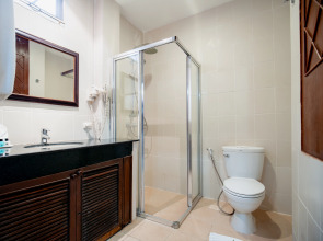 Phuket Leelavadee Hua Ting Resort