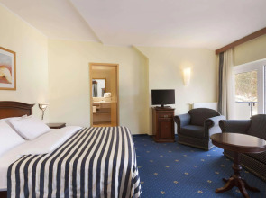 Al Hamra Village Hotel