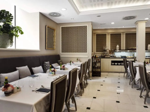 Catalonia Las Cortes Hotel