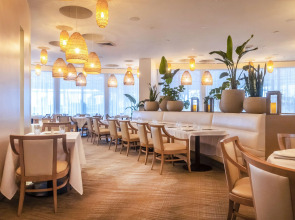 Trump International Beach Resort