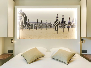 Brit Hotel Caen Nord - Mémorial