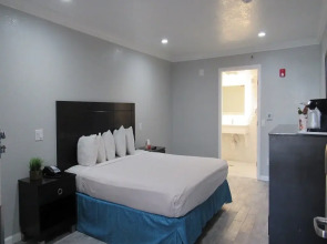 Capri Suites Anaheim