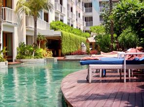 Bliss Surfer Hotel Legian