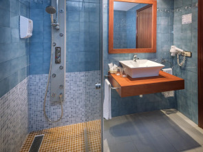 Hotel GHT Neptuno Tossa & Venus SPA