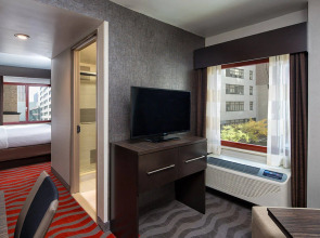 Holiday Inn Manhattan Financial District