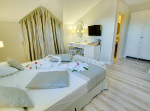 The PINEHILL Hotel & Suites